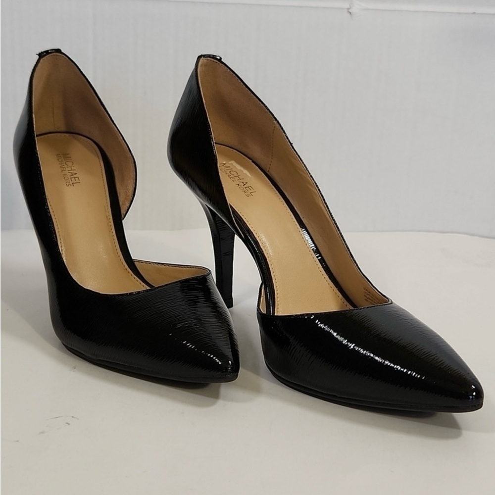 Michael Kors Black and Tan Heels with Pointed Toe and Stiletto Style